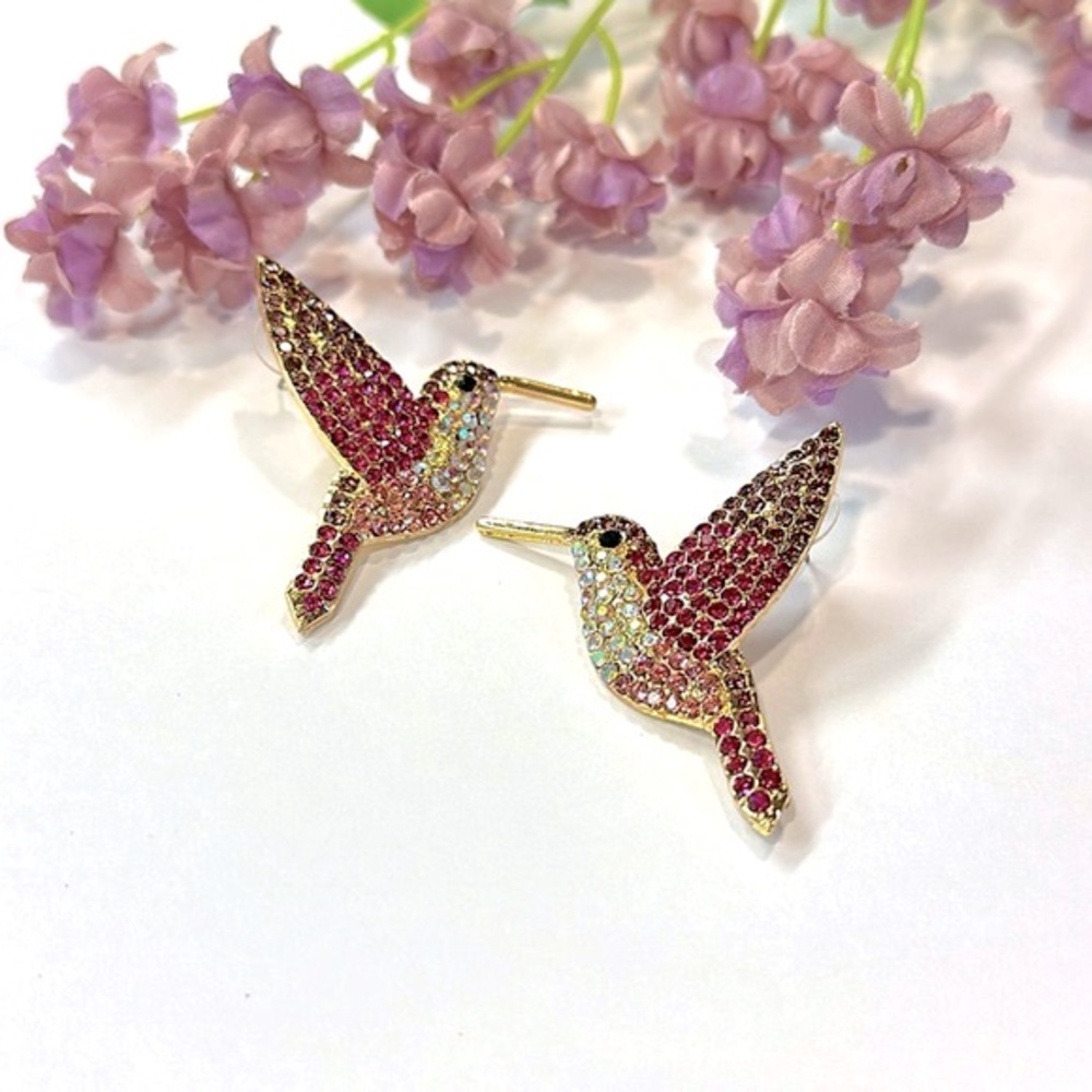 Pink Beautiful jeweled hummingbird earrings!